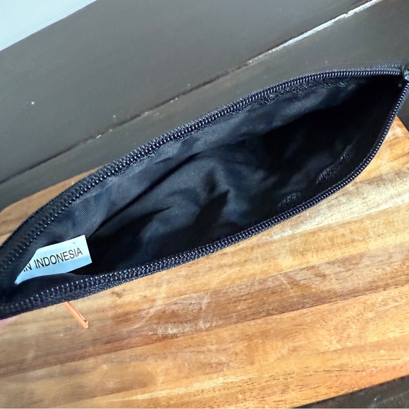 Baggallini Passport and Currency Bag Nylon Zipper Pockets Travel Neon - Picture 3 of 6